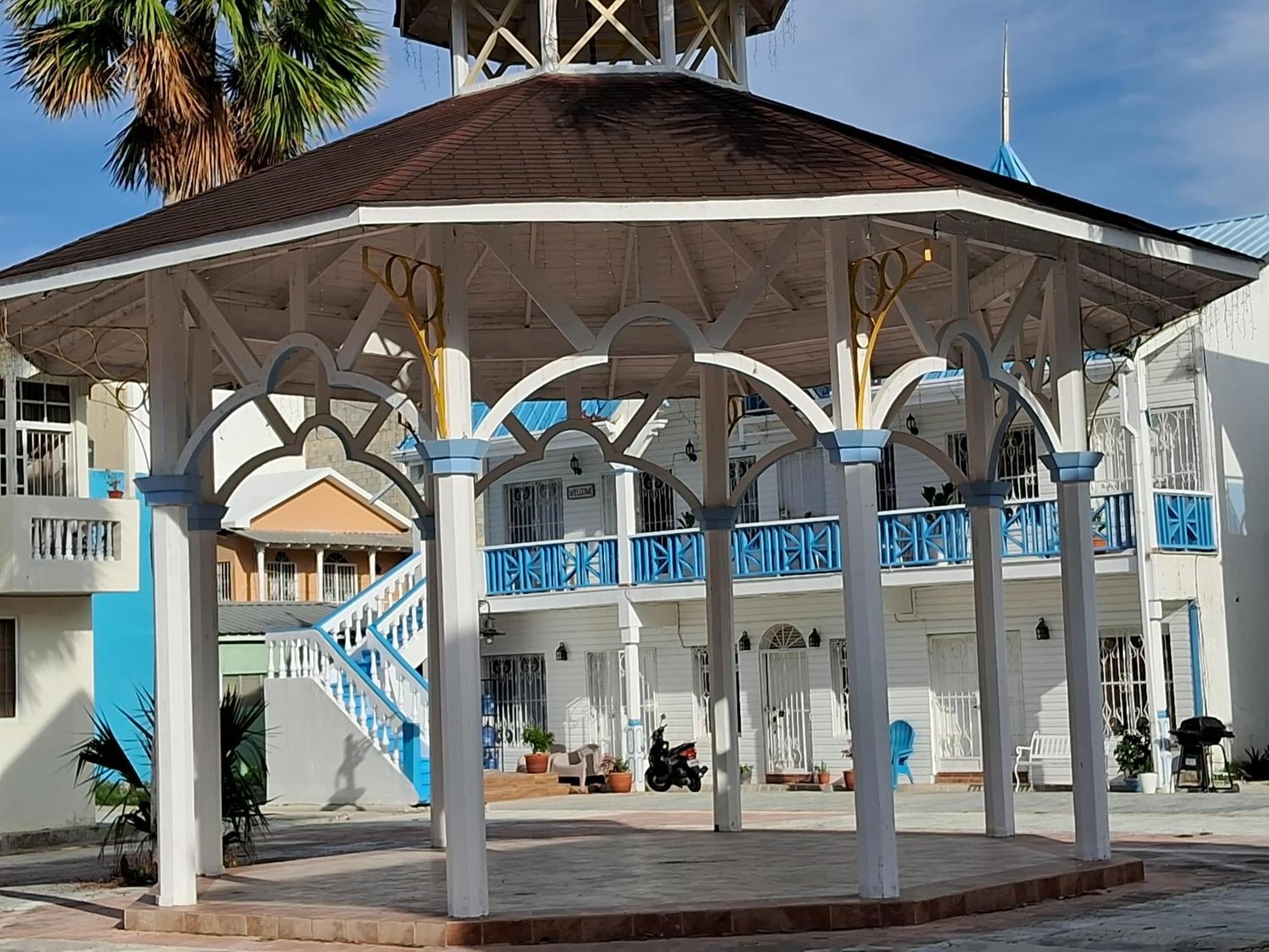 Cortlang Vacation Rentals - Located In El Pueblito Near Playa Dorada Pop 푸에르토플라타 외부 사진